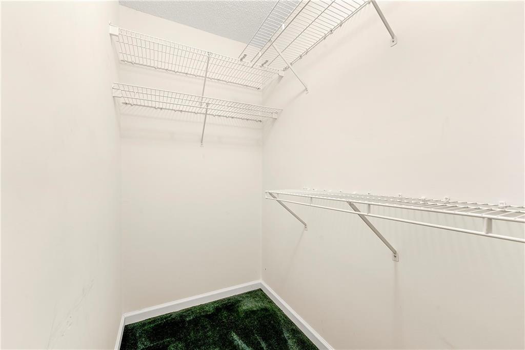 1480 E Broad Street Property Photo 12
