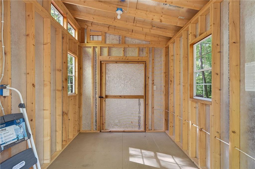 93 Martin Crossing Property Photo 23