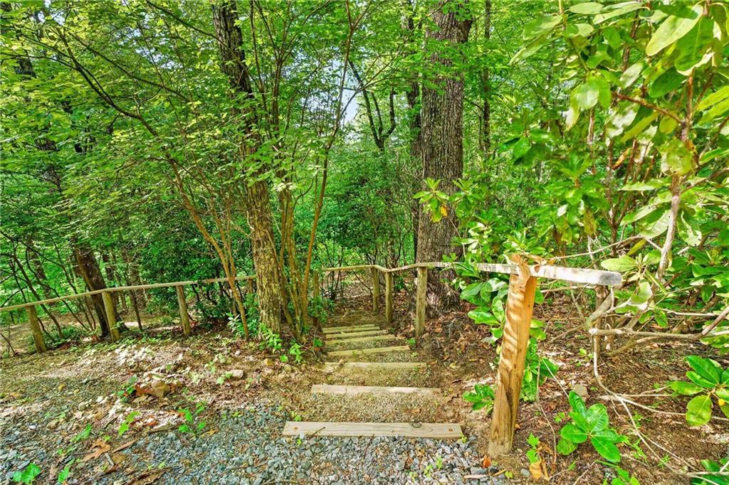93 Martin Crossing Property Photo 24