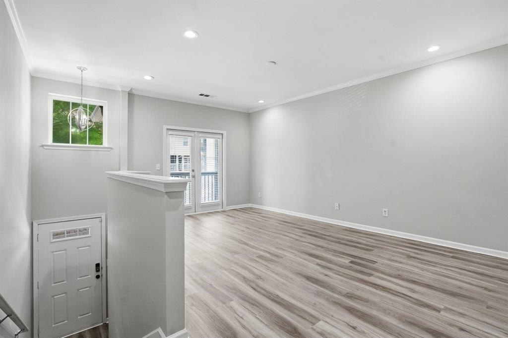 1297 Liberty Parkway Property Photo 8