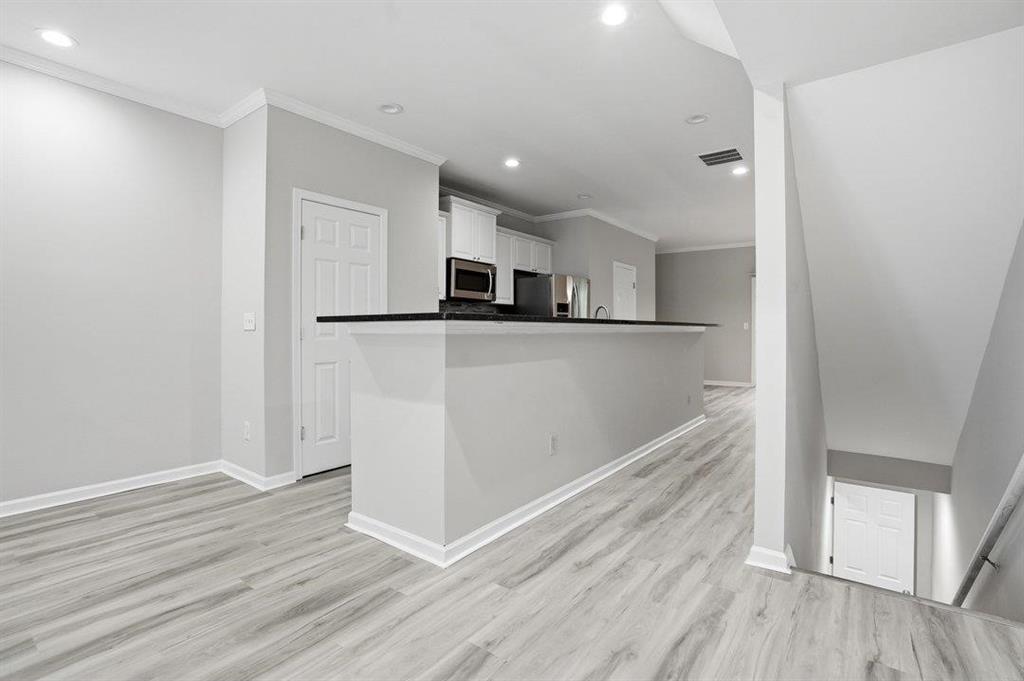 1297 Liberty Parkway Property Photo 11