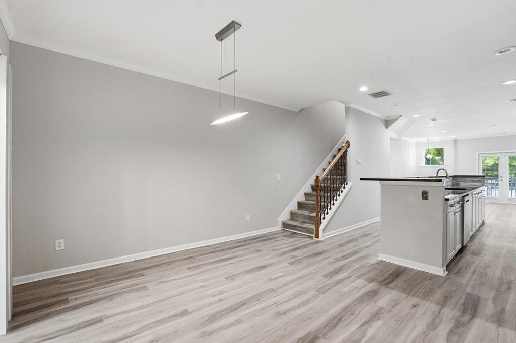 1297 Liberty Parkway Property Photo 17