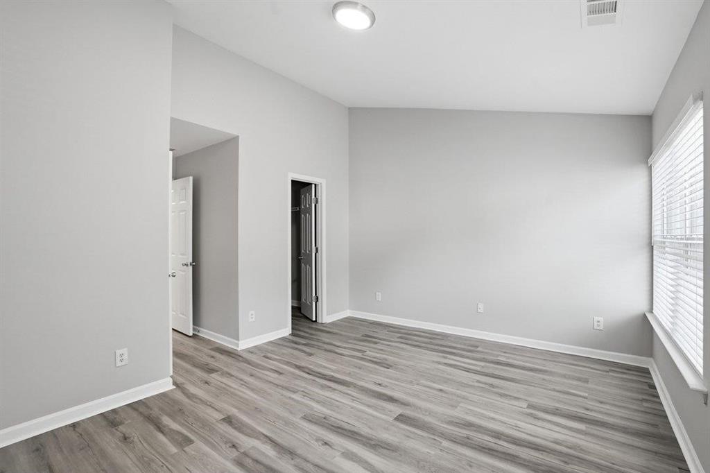 1297 Liberty Parkway Property Photo 20