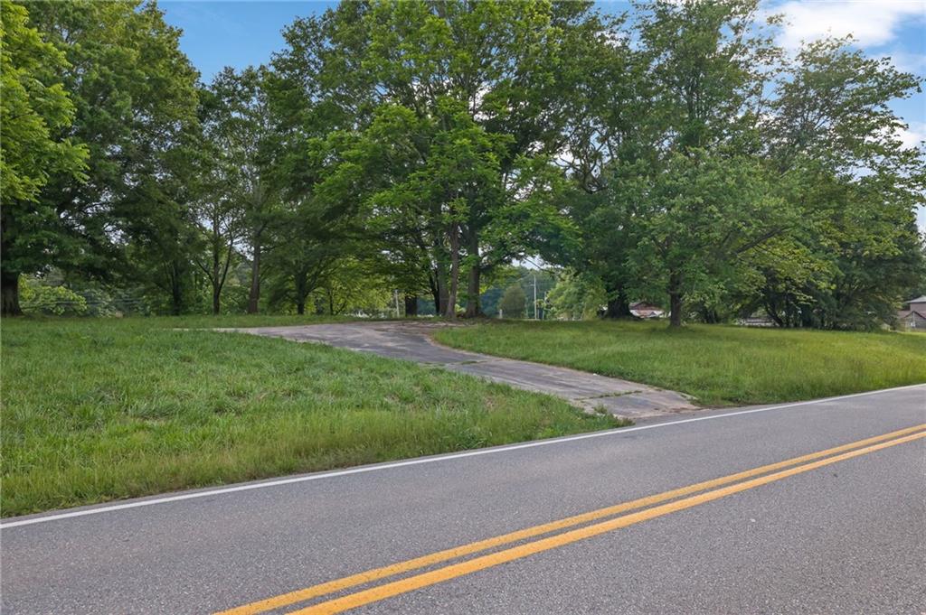 5385 Drew Road Property Photo 4