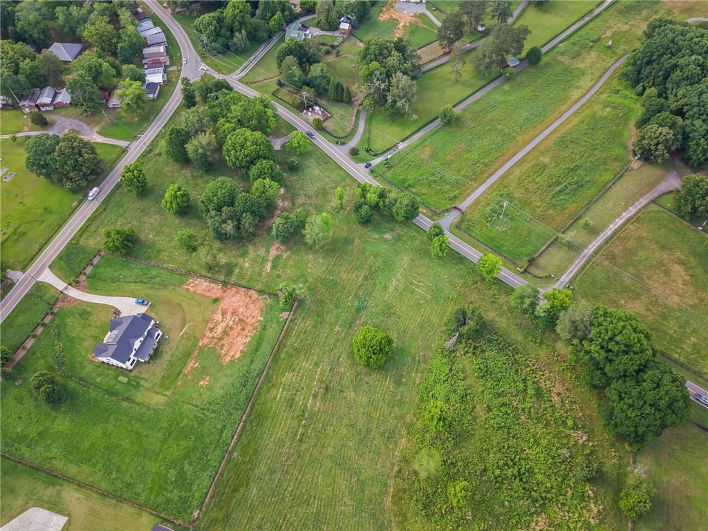 5385 Drew Road Property Photo 9