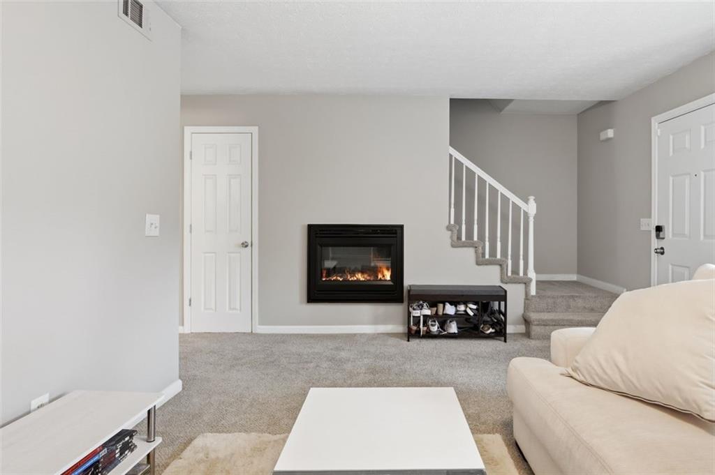 1445 Springleaf Circle Se Property Photo 4