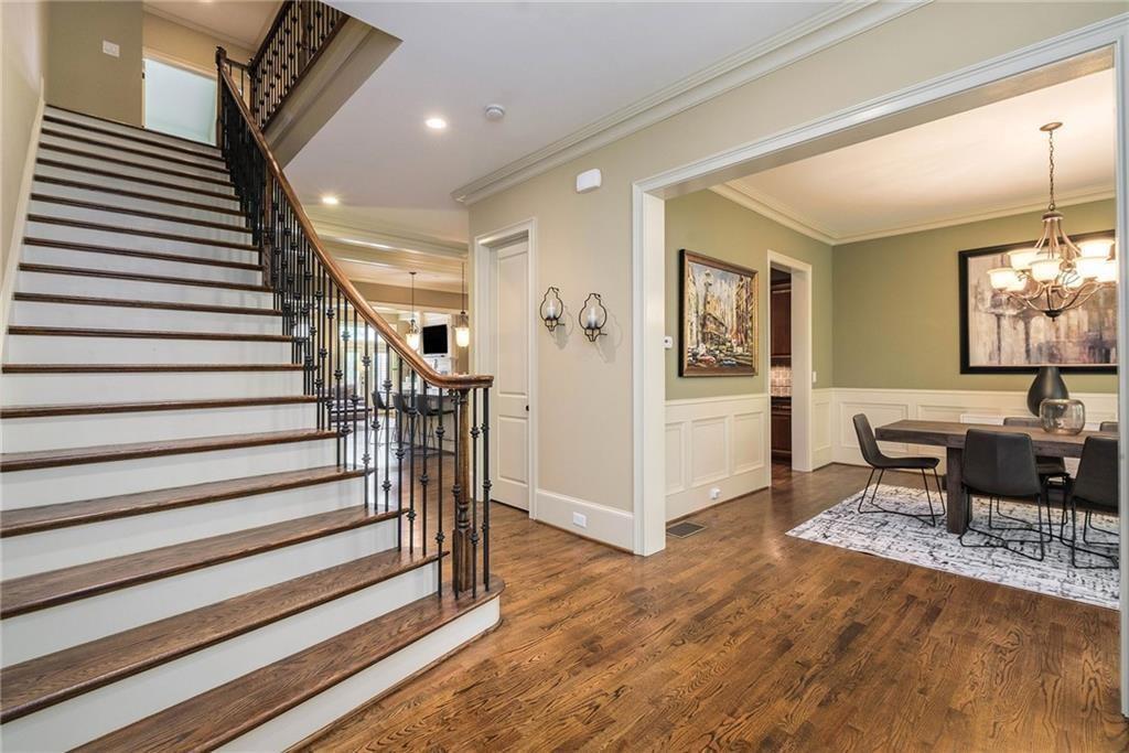 3611 E Paces Way Ne Property Photo 4