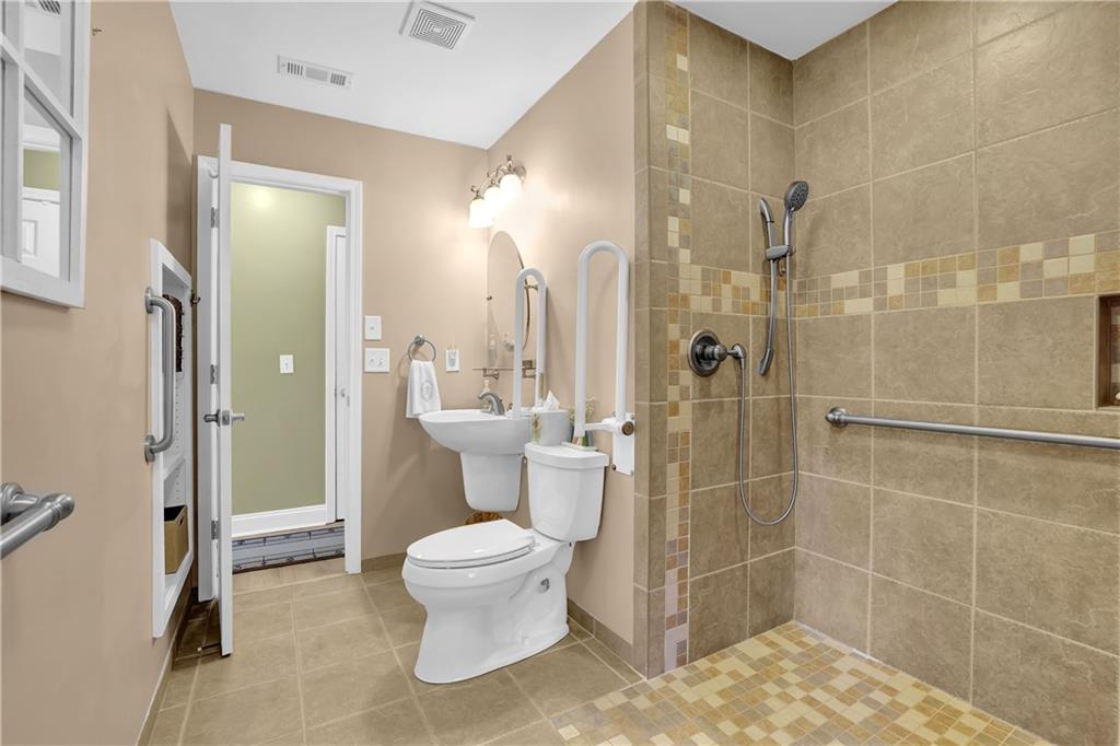 7010 Pinecone Way Property Photo 8