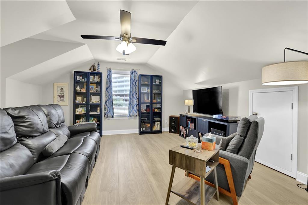 7010 Pinecone Way Property Photo 32