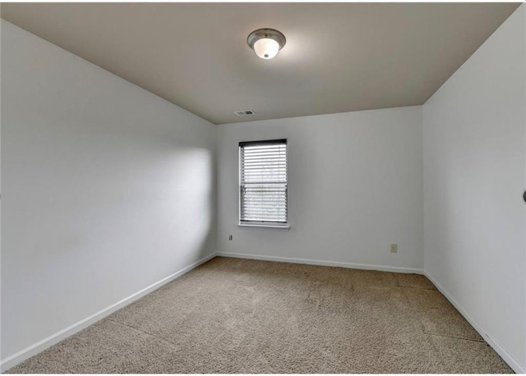 1376 Castleberry Drive Property Photo 4