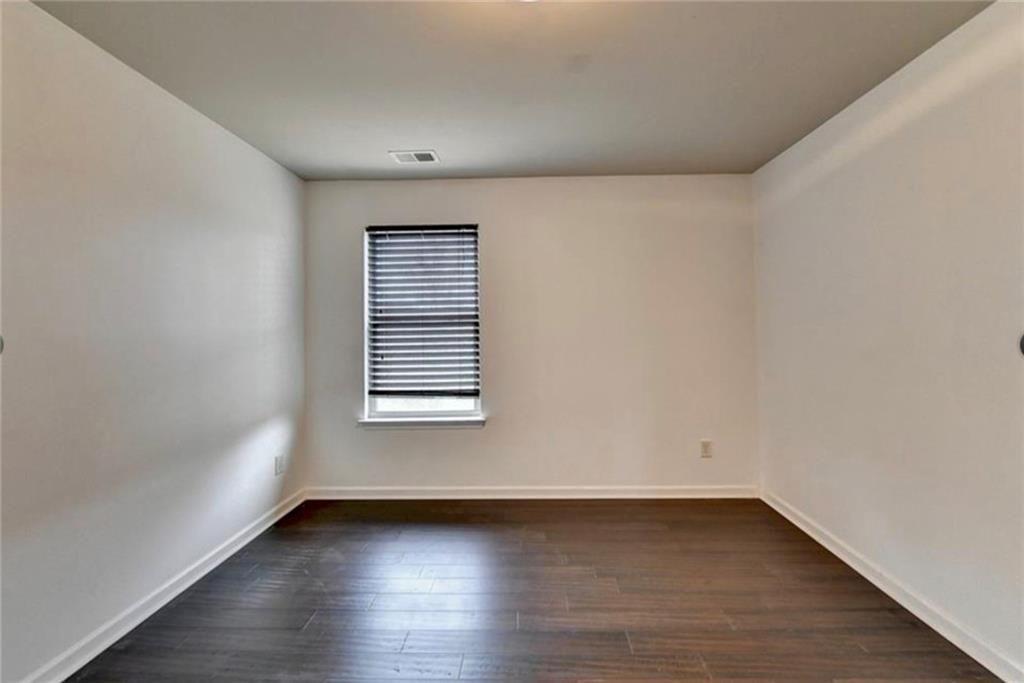 1376 Castleberry Drive Property Photo 5
