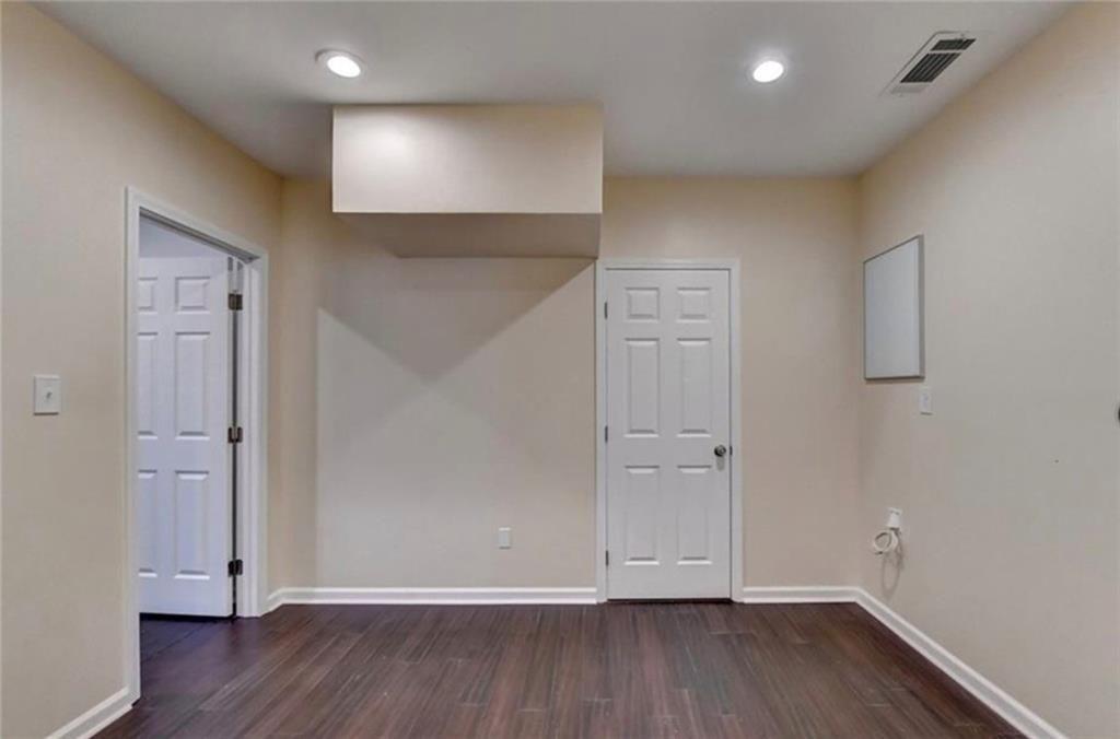 1376 Castleberry Drive Property Photo 7