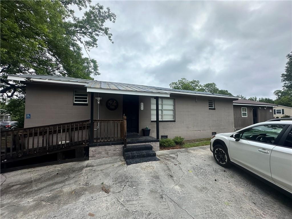 648 Ellington Avenue Property Photo 1