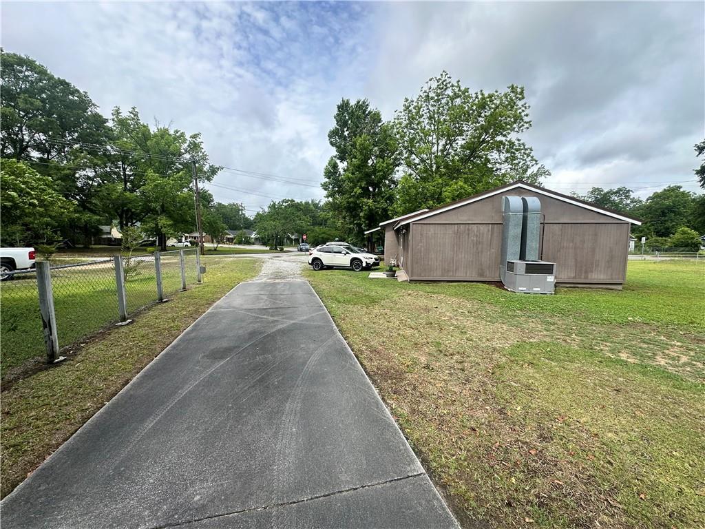 648 Ellington Avenue Property Photo 2