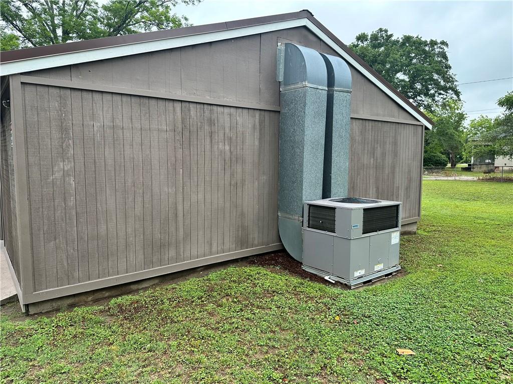 648 Ellington Avenue Property Photo 10