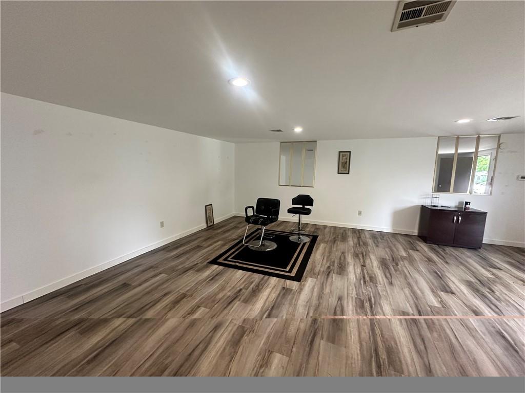 648 Ellington Avenue Property Photo 11