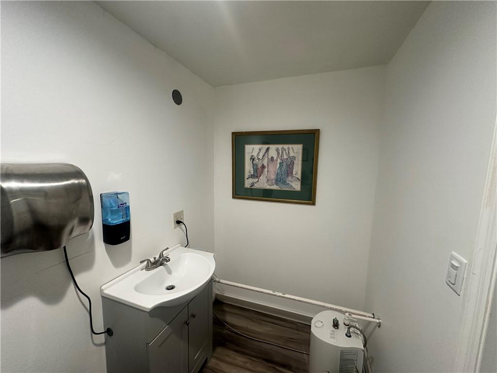 648 Ellington Avenue Property Photo 15