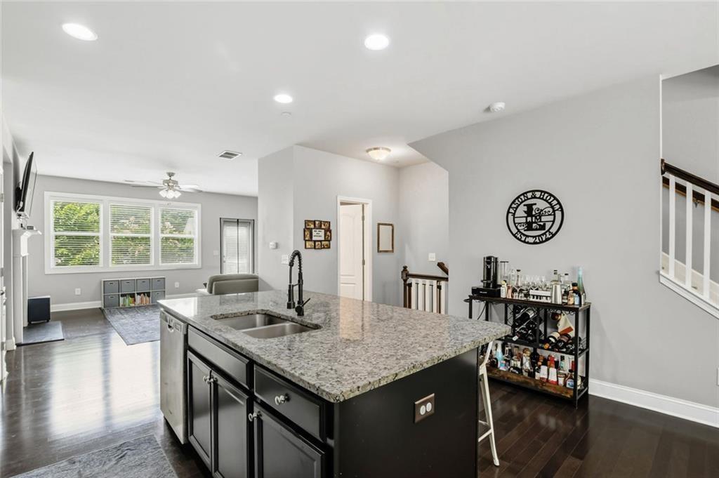 209 Aventine Lane Property Photo 8