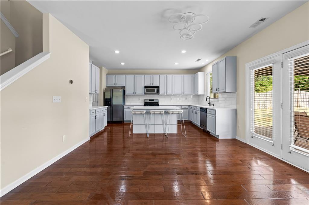 145 Paxton Place Property Photo 3