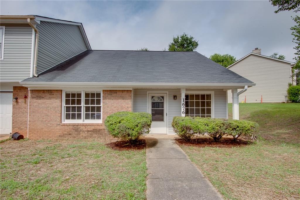 1676 Winchester Way Se Property Photo 1