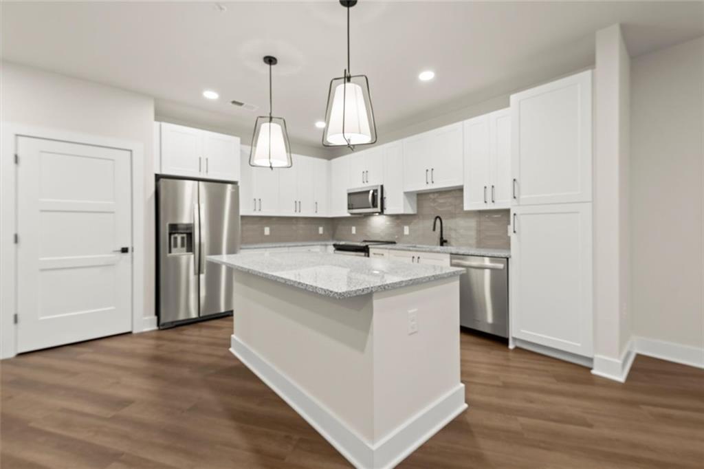 2648 Sandy Plains Road Unit 422 Property Photo 1