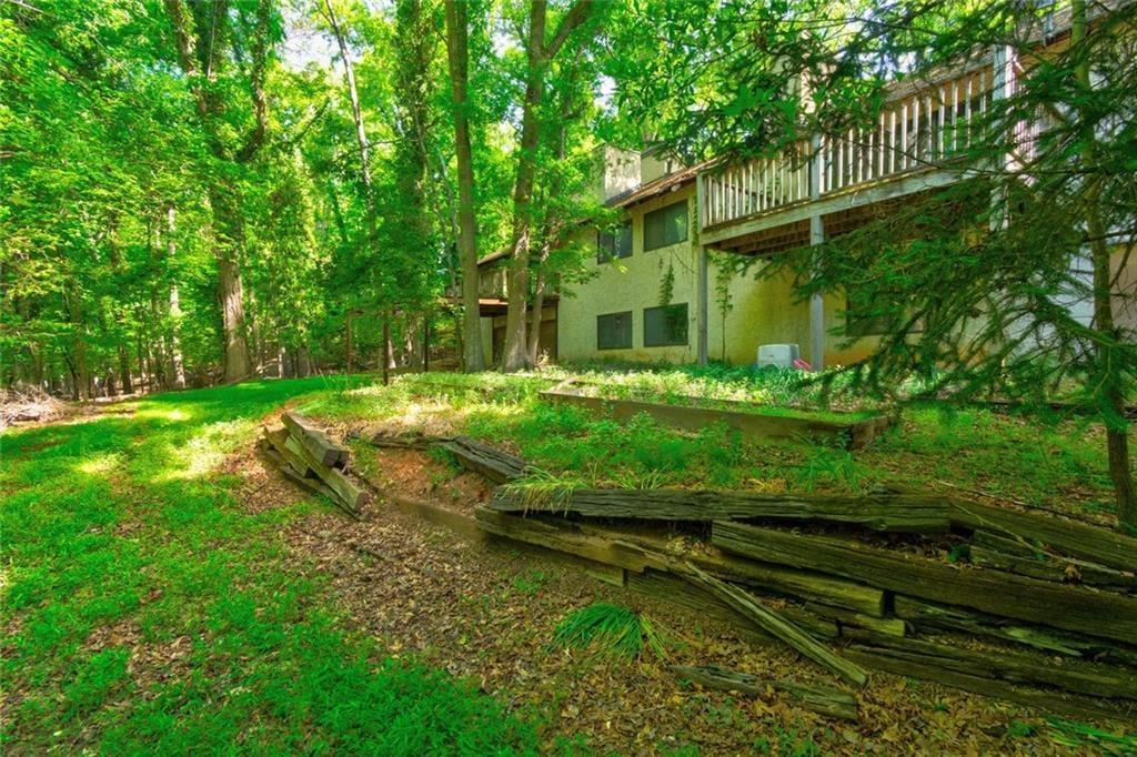 1265 Summit Road Property Photo 9