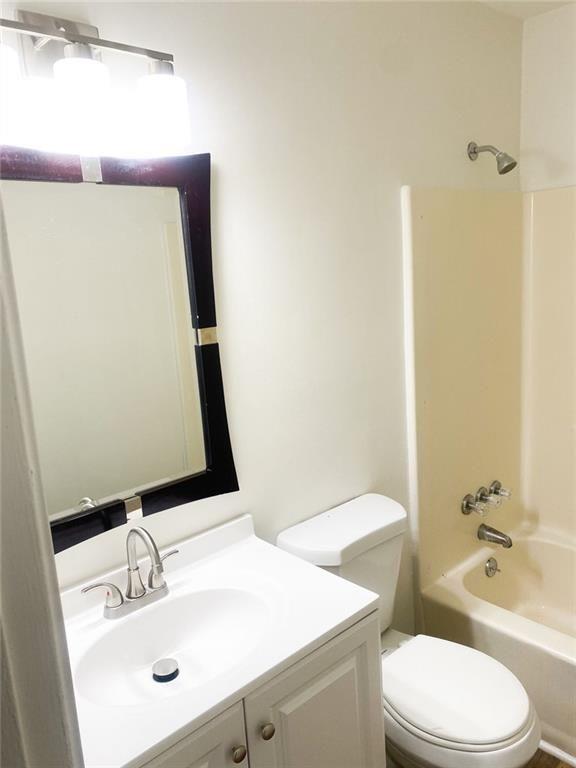 7010 Oakhill Circle Property Photo 13
