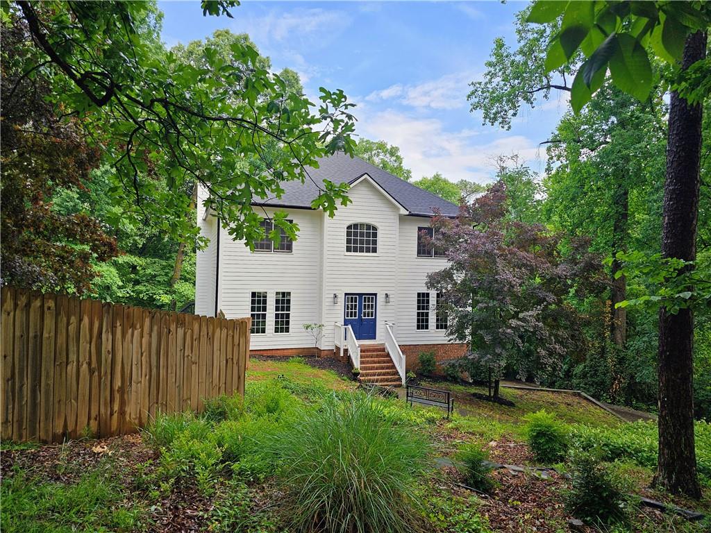 225 NACOOCHEE Drive