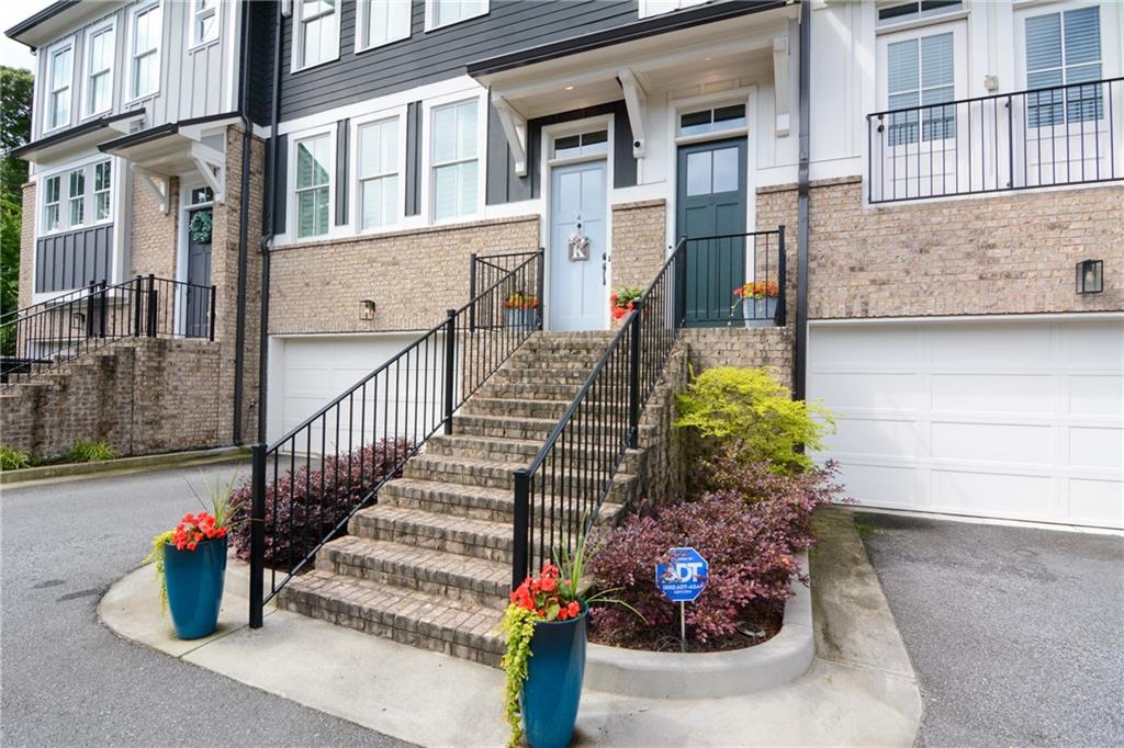 370 Thrasher Street Unit 4 Property Photo 3