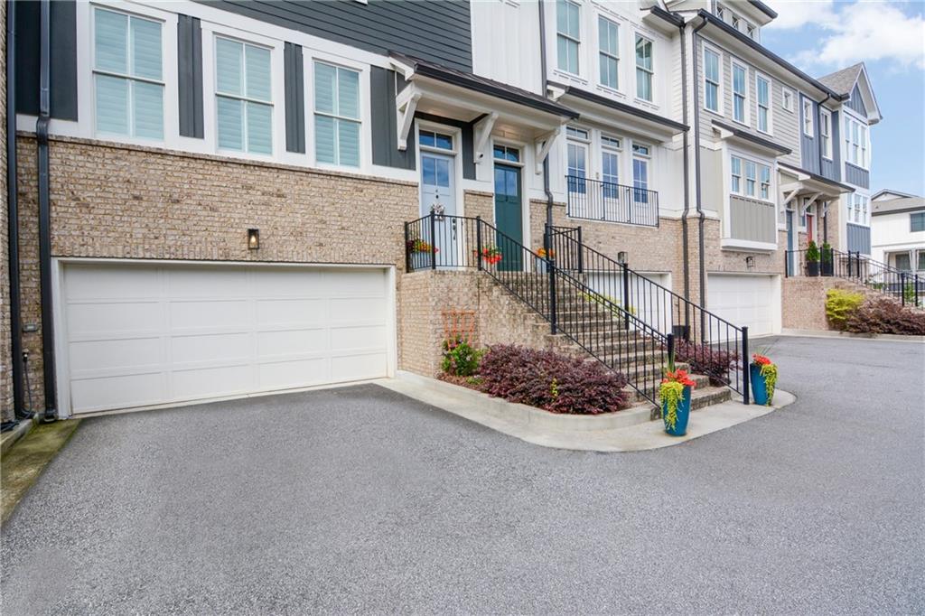 370 Thrasher Street Unit 4 Property Photo 4