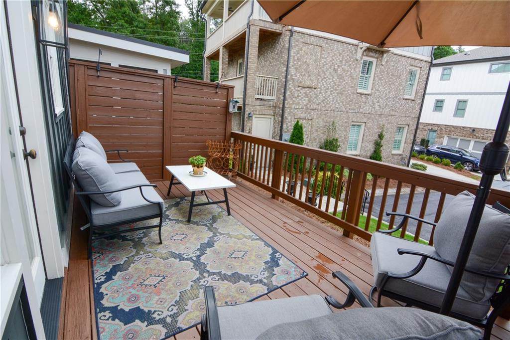 370 Thrasher Street Unit 4 Property Photo 16