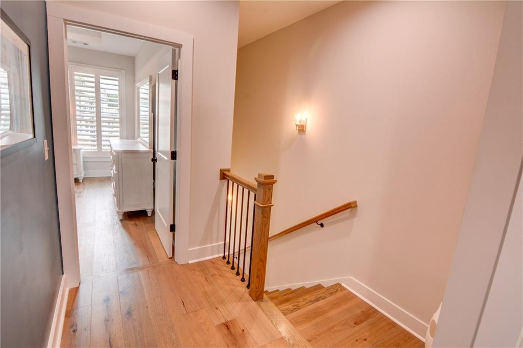 370 Thrasher Street Unit 4 Property Photo 17
