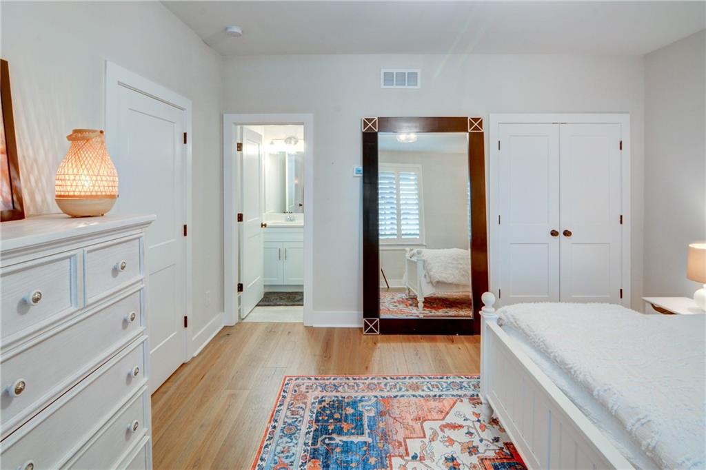 370 Thrasher Street Unit 4 Property Photo 28