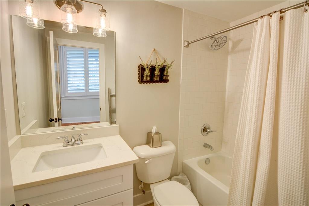 370 Thrasher Street Unit 4 Property Photo 29