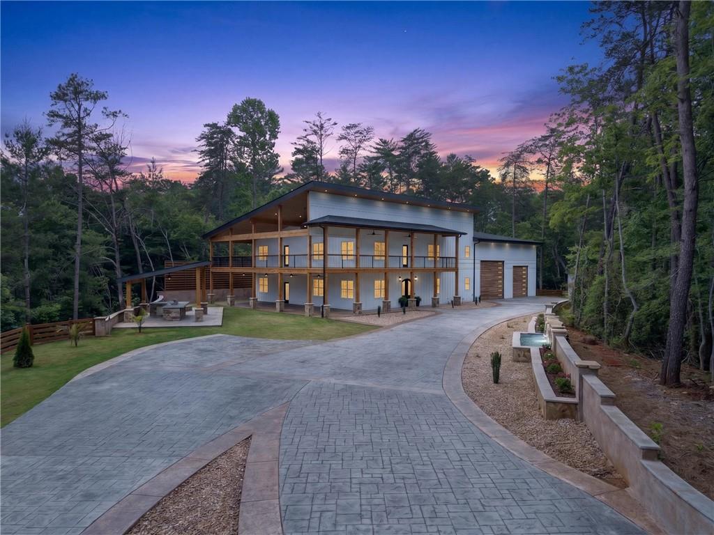300 Mountain Ridge Drive Property Photo 1