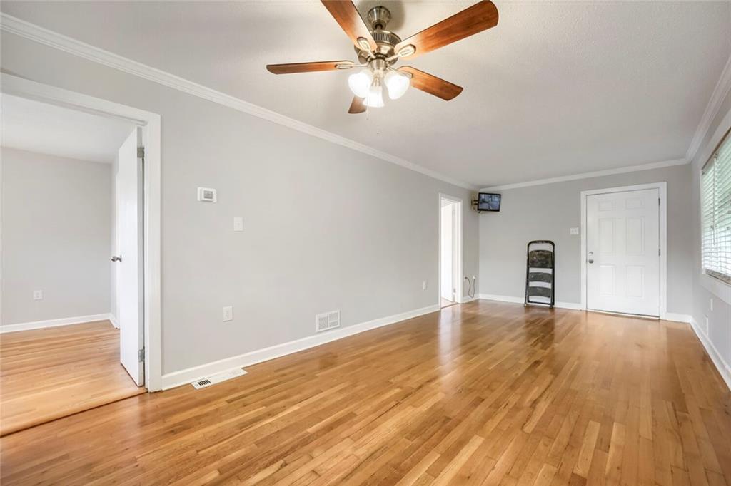 1 North Avenue Property Photo 7