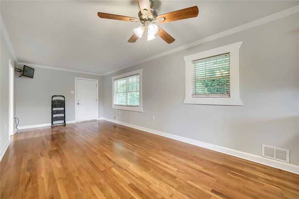 1 North Avenue Property Photo 8