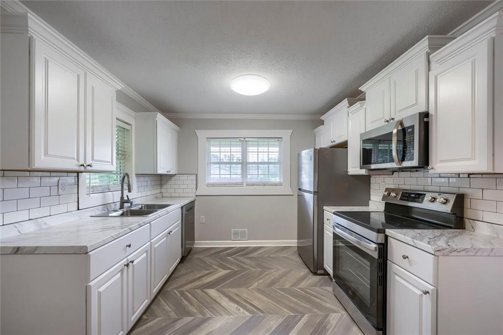 1 North Avenue Property Photo 9