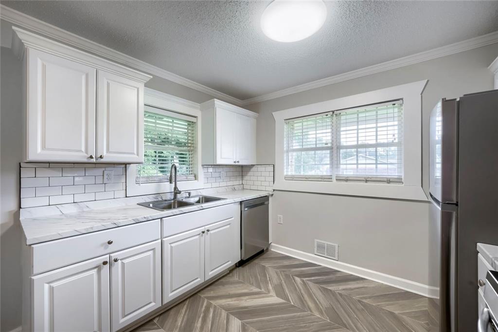 1 North Avenue Property Photo 10