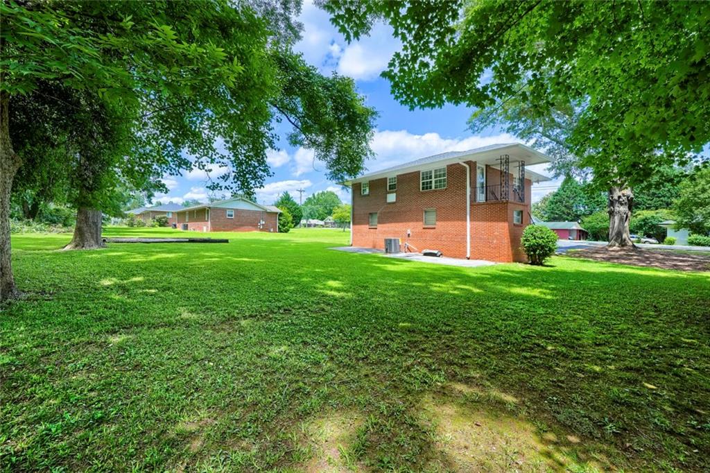 1 North Avenue Property Photo 24
