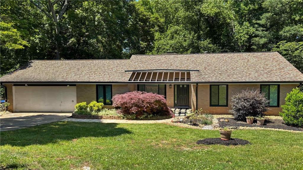310 Saddle Creek Circle Property Photo 1
