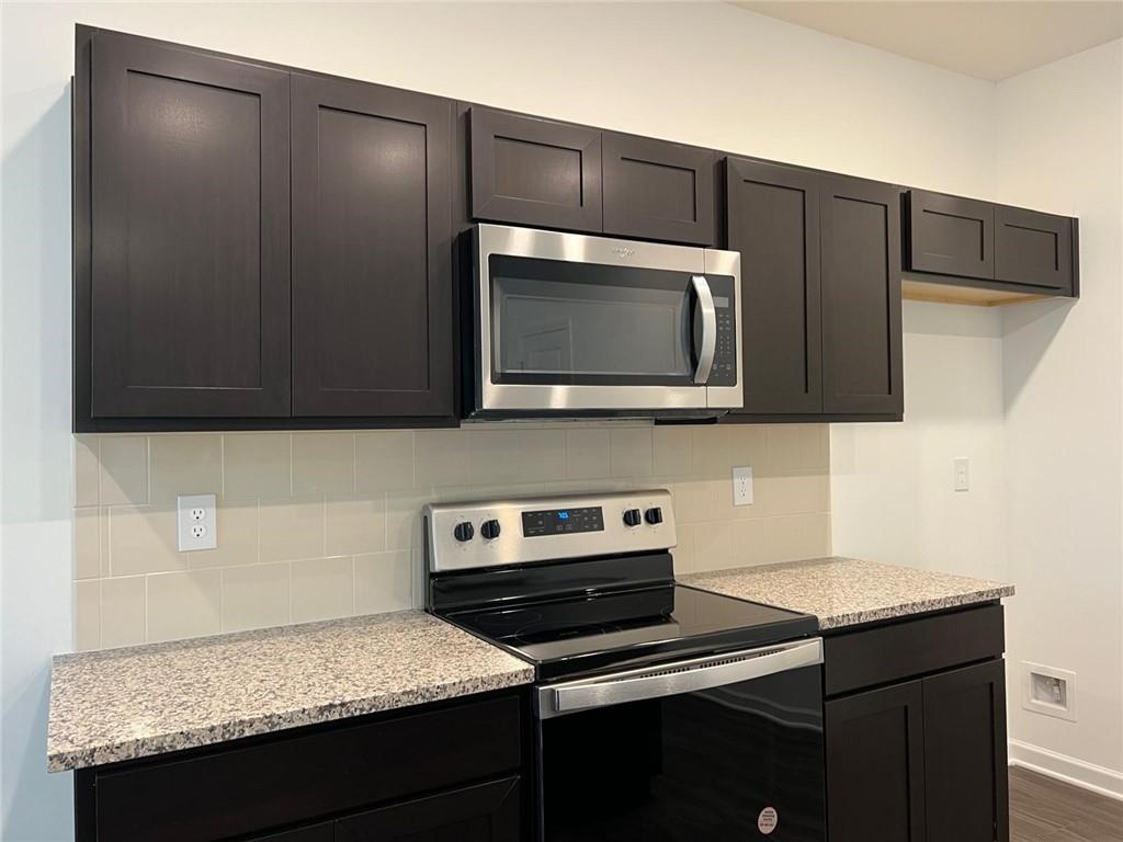 1391 Ben Park Way Property Photo 4