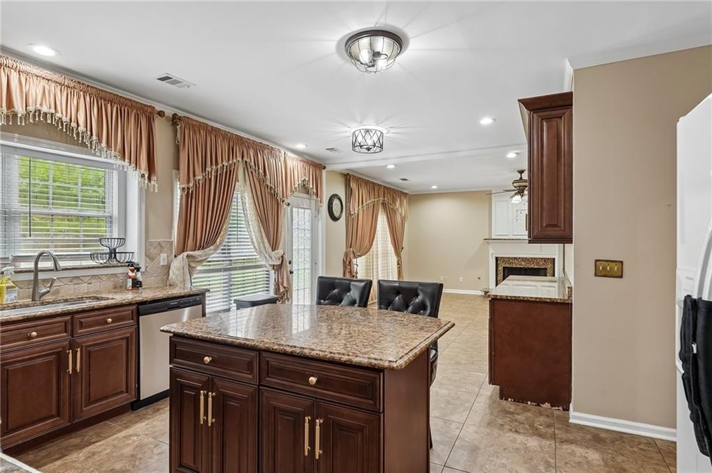 2731 Spindletop Lane Nw Property Photo 16
