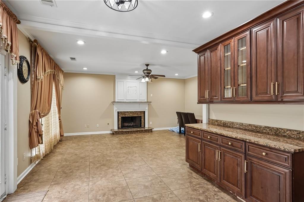 2731 Spindletop Lane Nw Property Photo 22