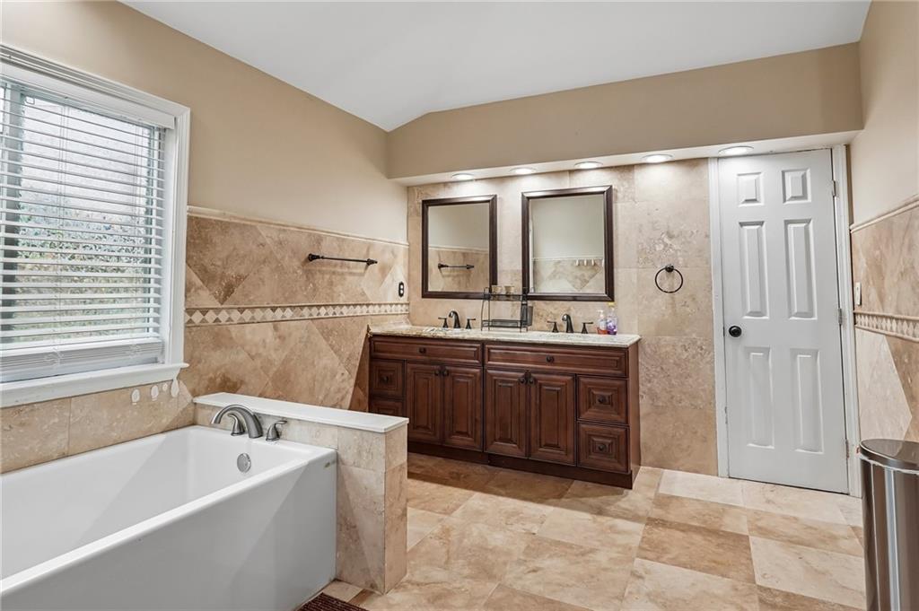 2731 Spindletop Lane Nw Property Photo 29
