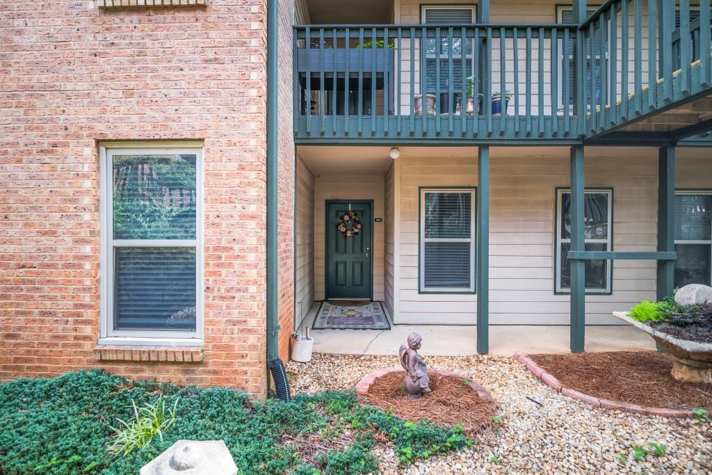 204 Brittany Court Property Photo 1