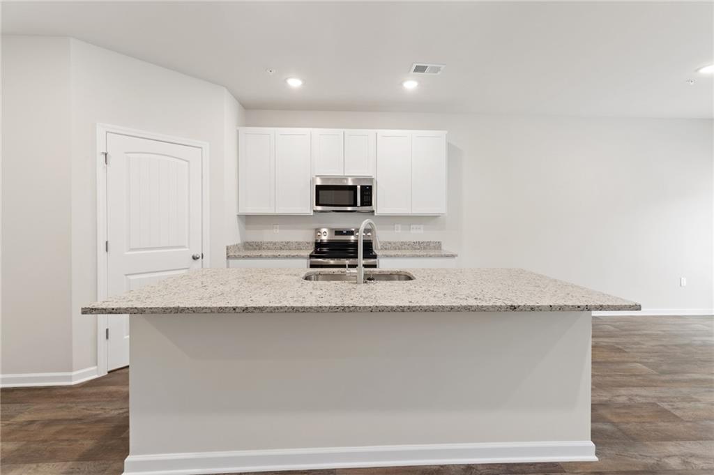 8339 Columbia Court Property Photo 6