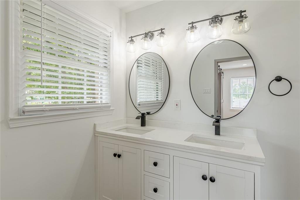 7779214 Property Photo 32
