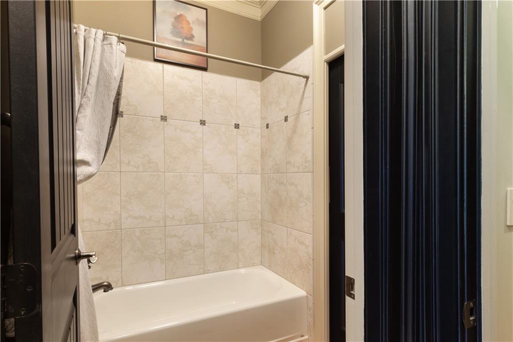 1900 Danforth Pointe Drive Ne Property Photo 31