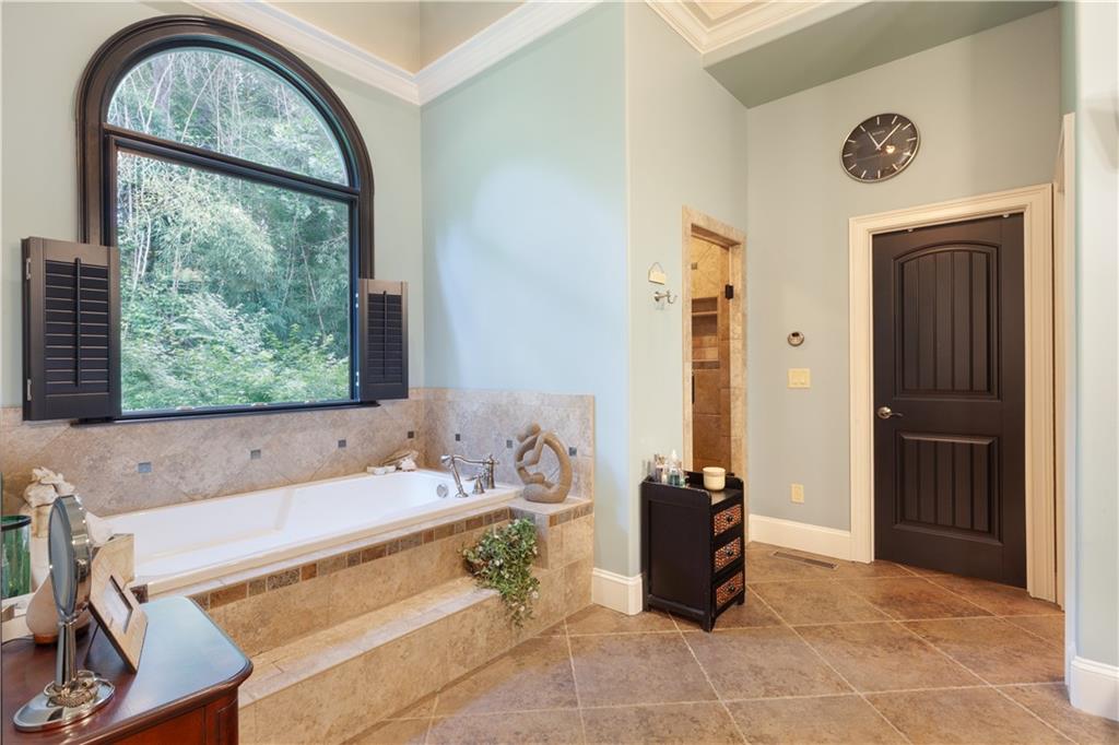 1900 Danforth Pointe Drive Ne Property Photo 34